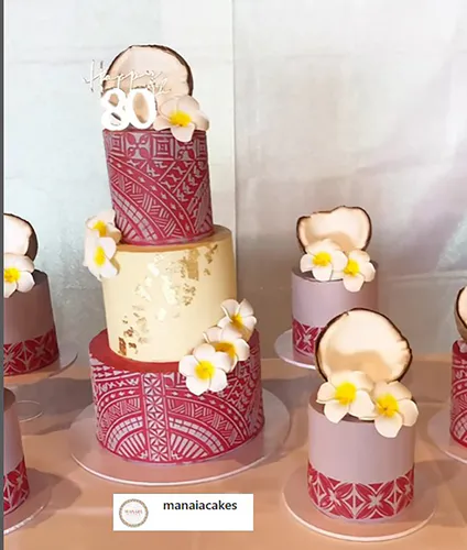 Manaia Cakes using the ibicci 2" Jayden Flower strip on small cakes